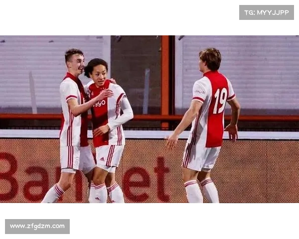 埃因霍温青年队与阿贾克斯青年队的足球风格对比与发展路径分析