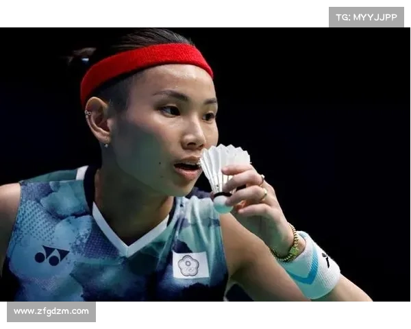 戴资颖亮相台湾宠物展览 与宠物狗亲密互动展现温馨一面 戴资颖亮相台湾宠物展览 与宠物狗亲密互动展现温馨一面